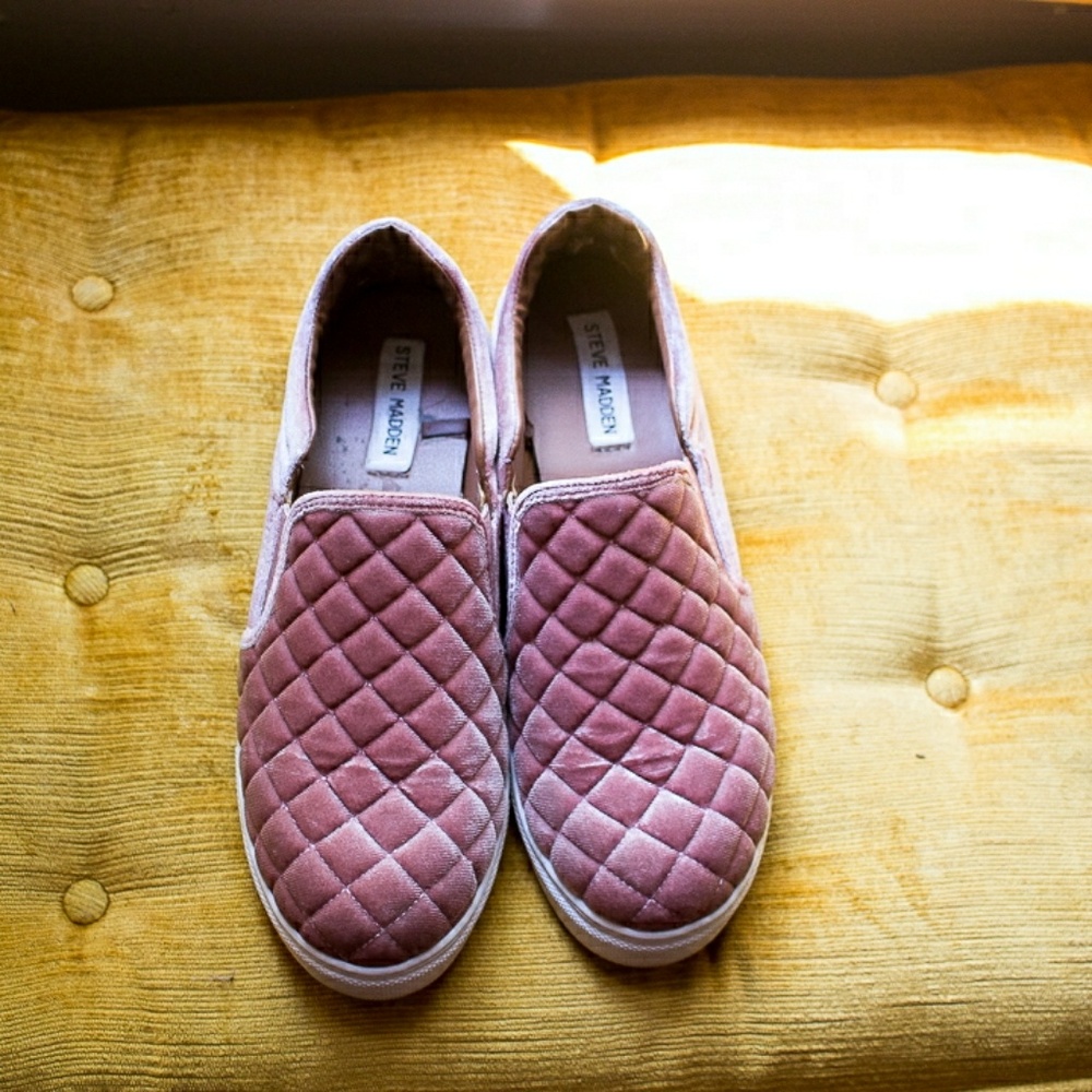 Steve Madden slip ons